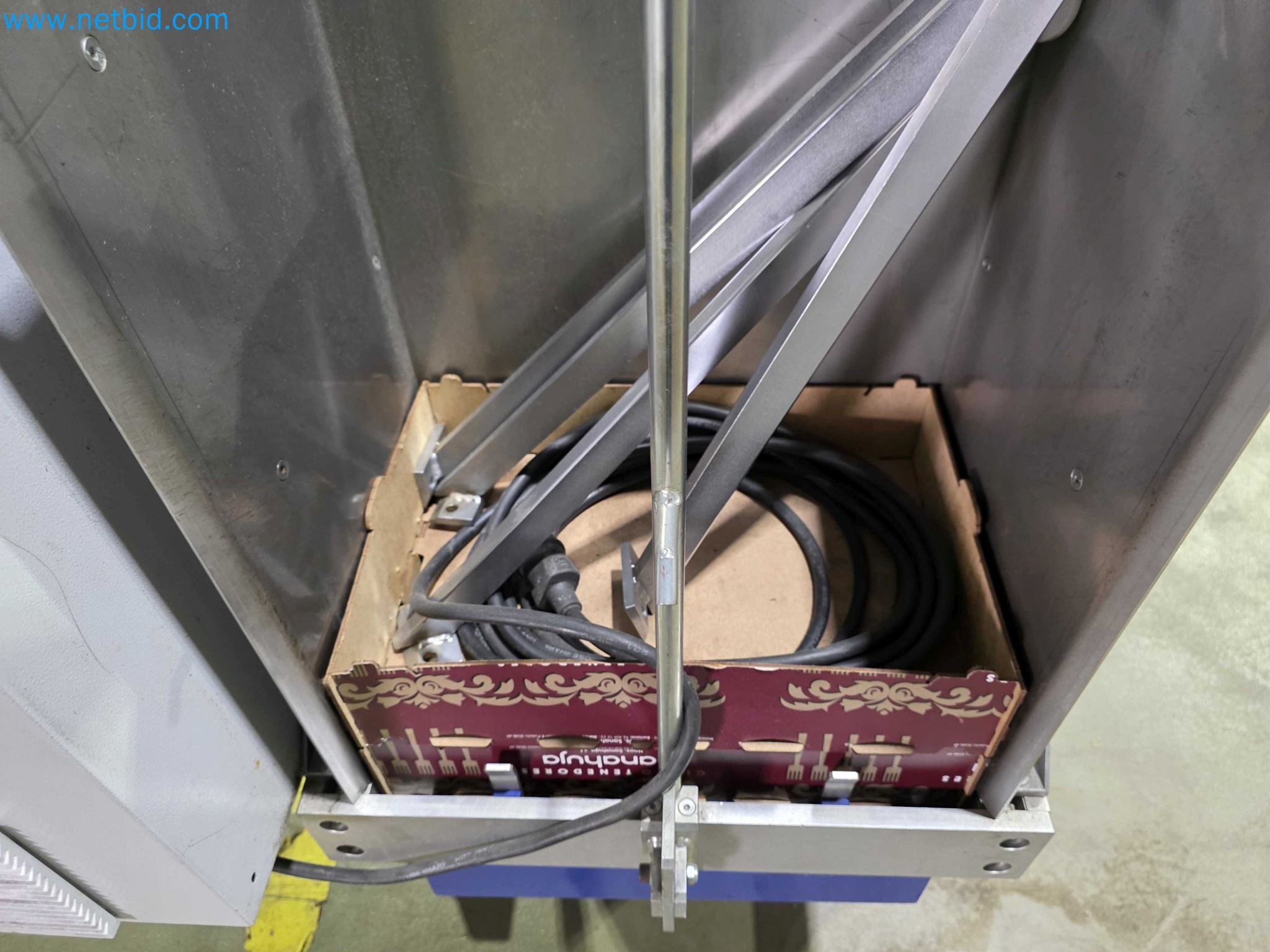 Likvidace podniku - Použité balicí stroje na balení ovoce a zeleniny (výrobní linka MDF)-1