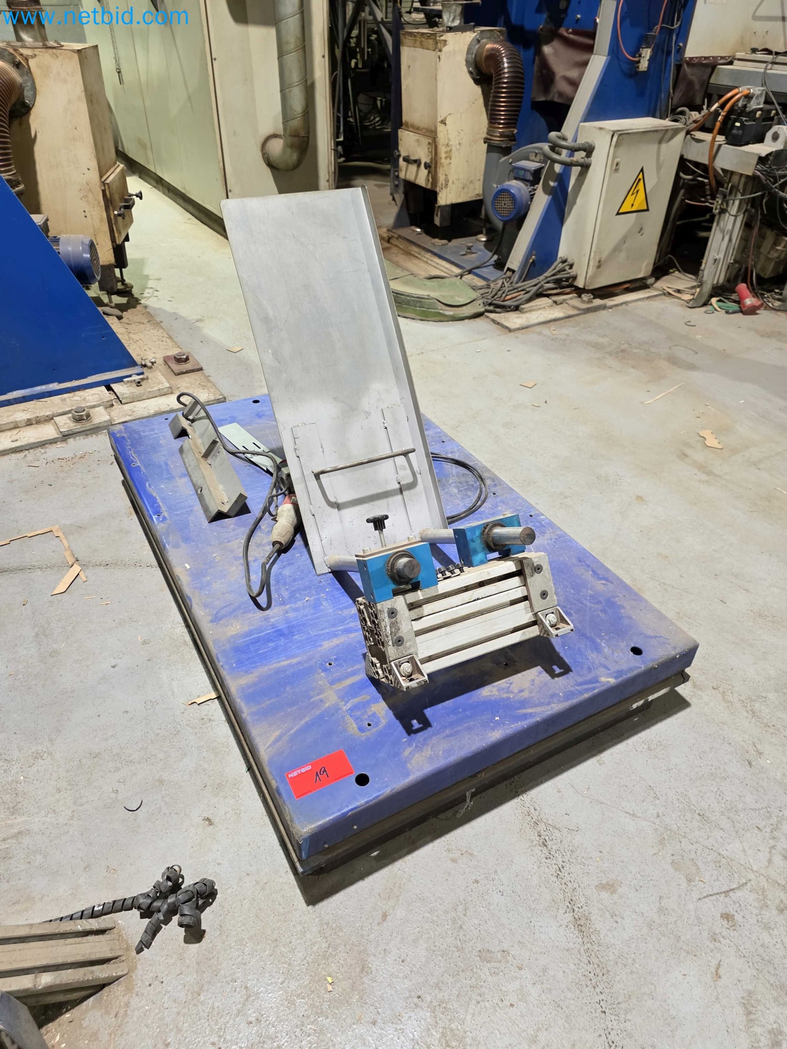 Likvidace podniku - Použité balicí stroje na balení ovoce a zeleniny (výrobní linka MDF)-1