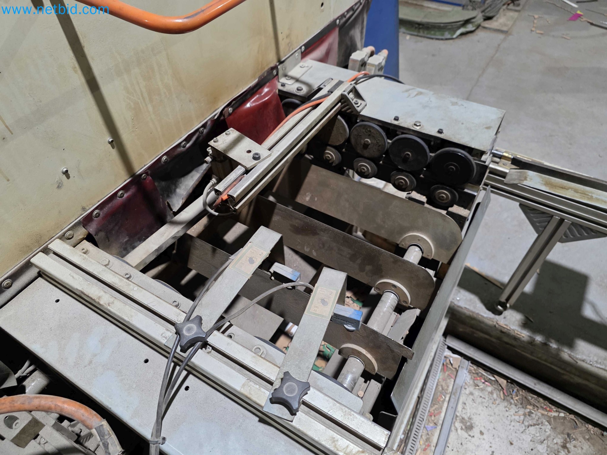 Liquidação de empresas - Máquinas de embalagem usadas para embalagem de frutas e legumes (linha de produção de MDF)-5