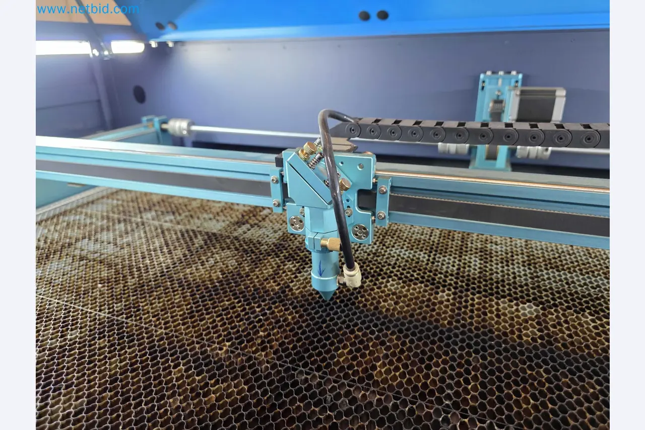 Liquidação de empresas - Máquinas de embalagem usadas para embalagem de frutas e legumes (linha de produção de MDF)-12