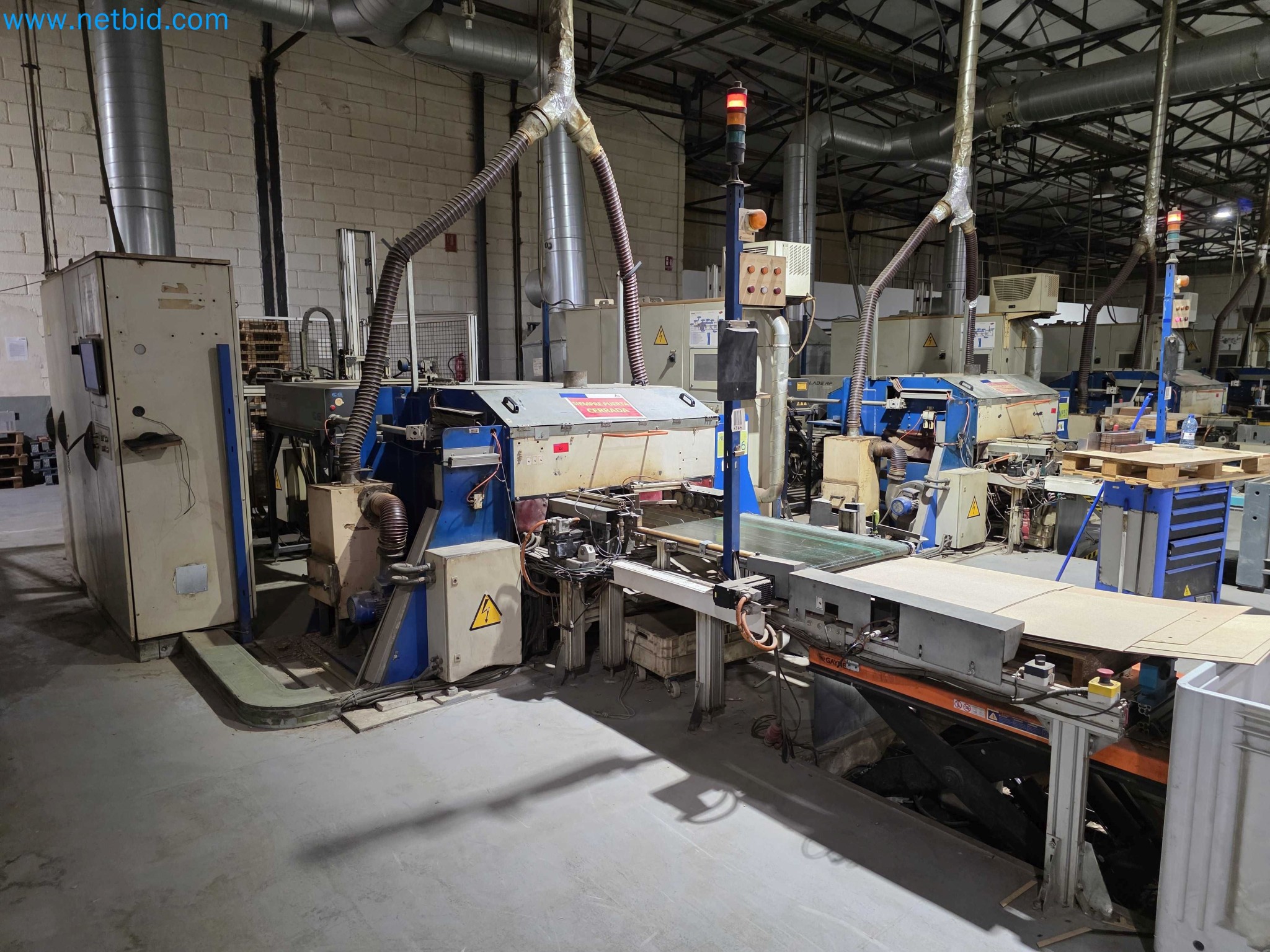 Liquidação de empresas - Máquinas de embalagem usadas para embalagem de frutas e legumes (linha de produção de MDF)-1