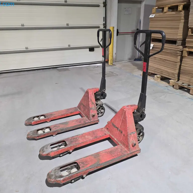 2 Hand Pallet Trucks GAYNER