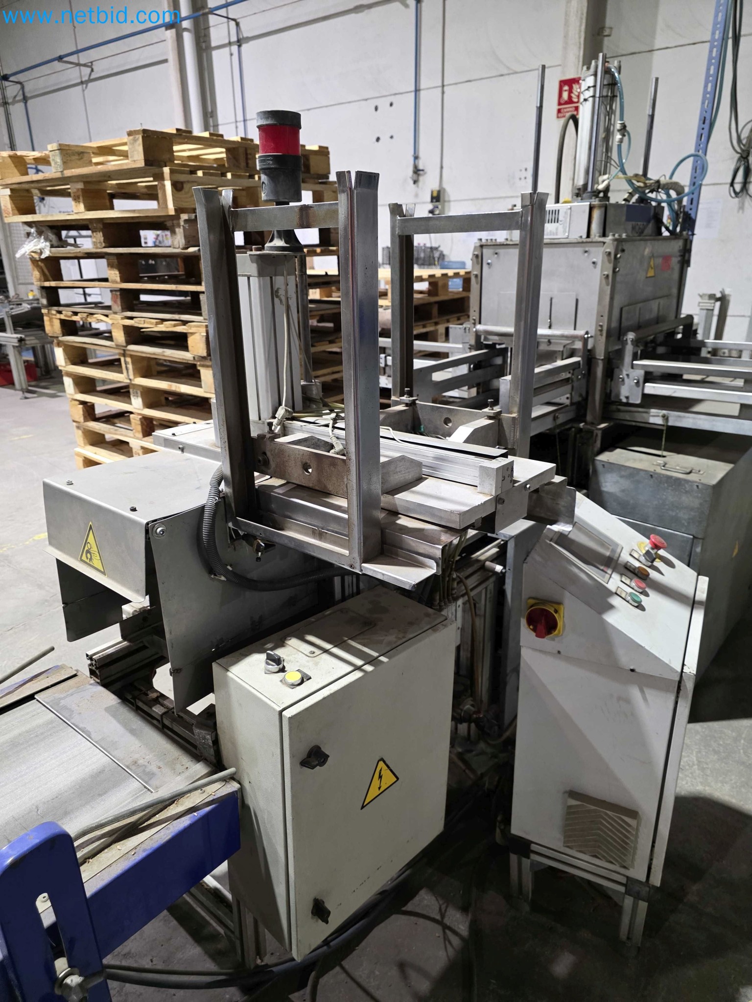 Likvidace podniku - Použité balicí stroje na balení ovoce a zeleniny (výrobní linka MDF)-14