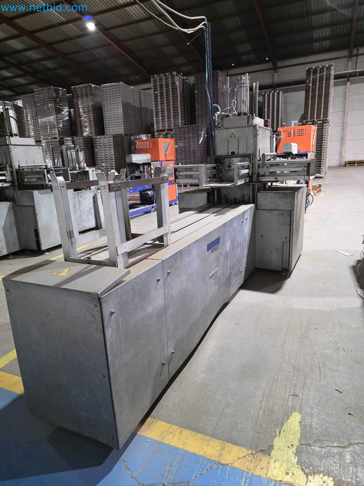 Likvidace podniku - Použité balicí stroje na balení ovoce a zeleniny (výrobní linka MDF)-4