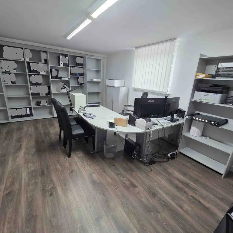 1 Posten Office Furniture
