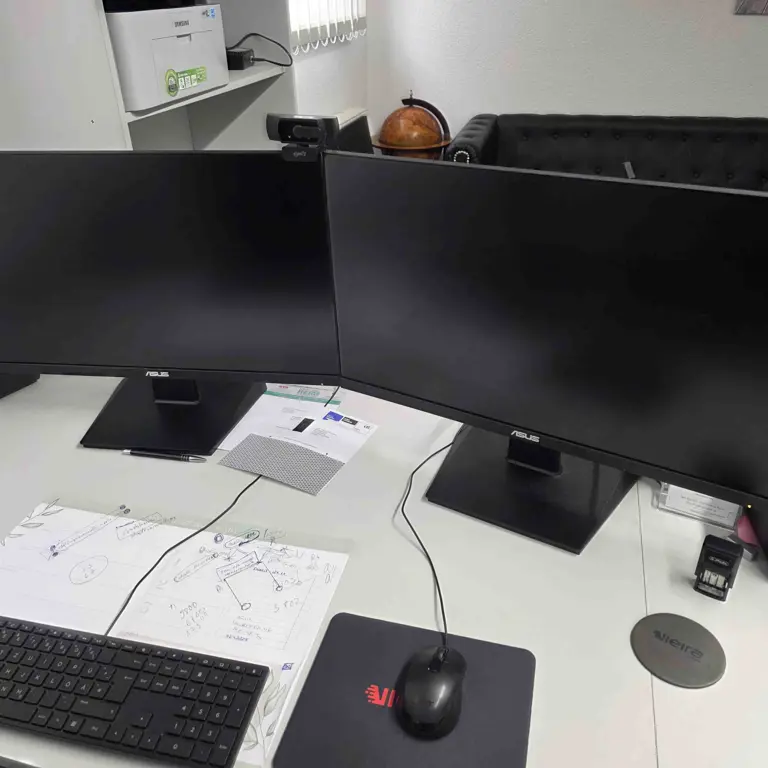 2 27-inch Monitors ASUS VA27E