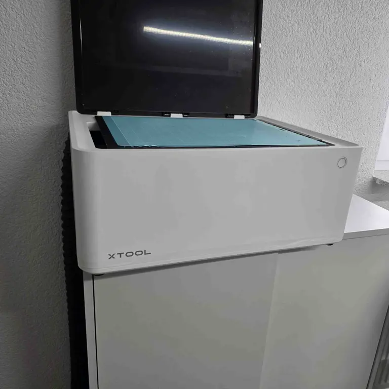 Laser engraving machine Xtool MLM-K403-L10