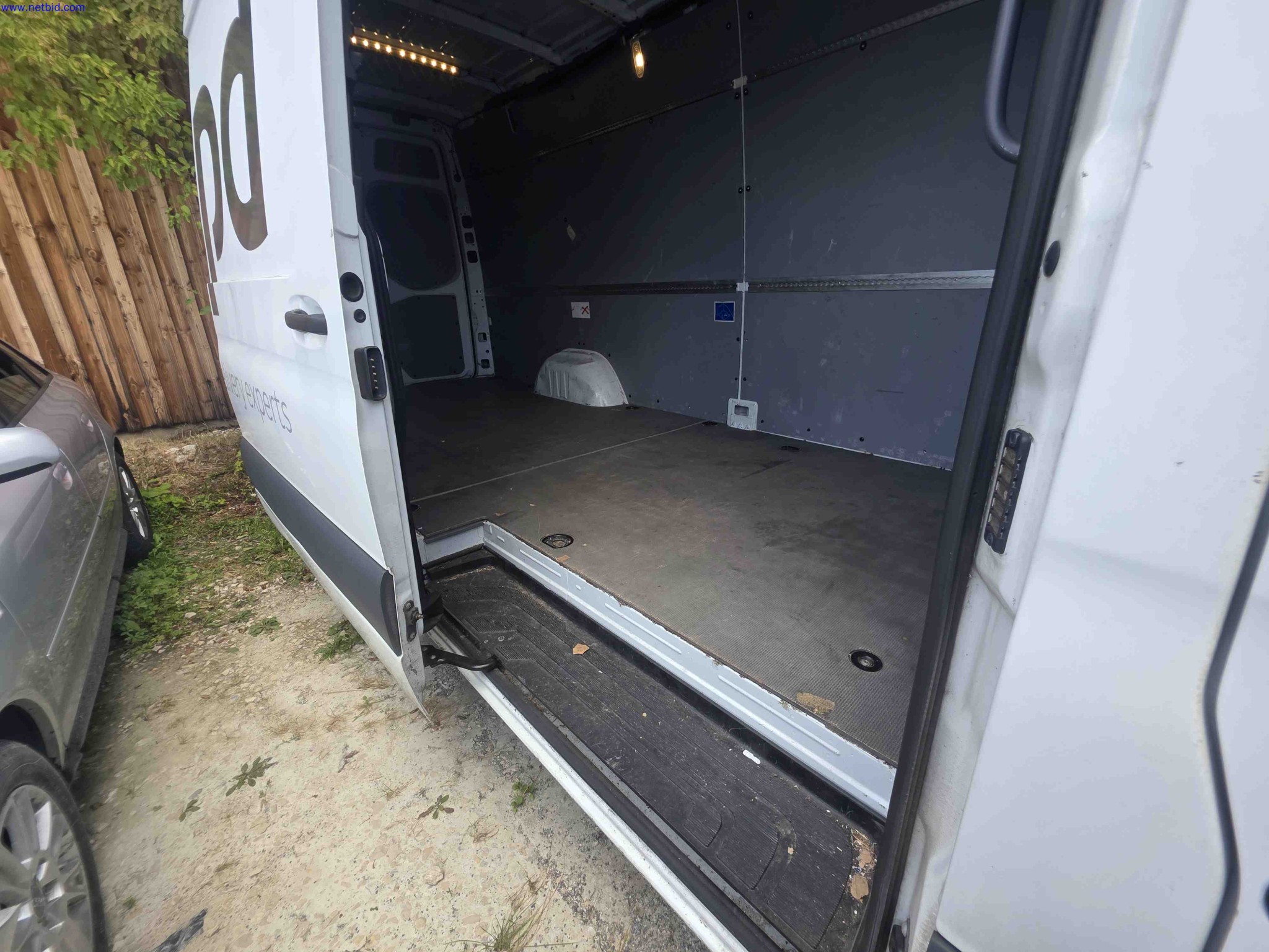 Kurier-, Express- und Paketdienst, Paket-Transporte, Spedition, Logistik-10