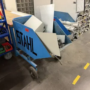 2 Spänekippbehälter