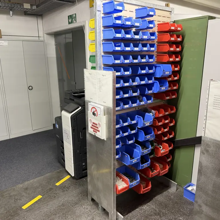 3 Kunststoff-Rollboxen