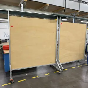 2 mobile Trennwände