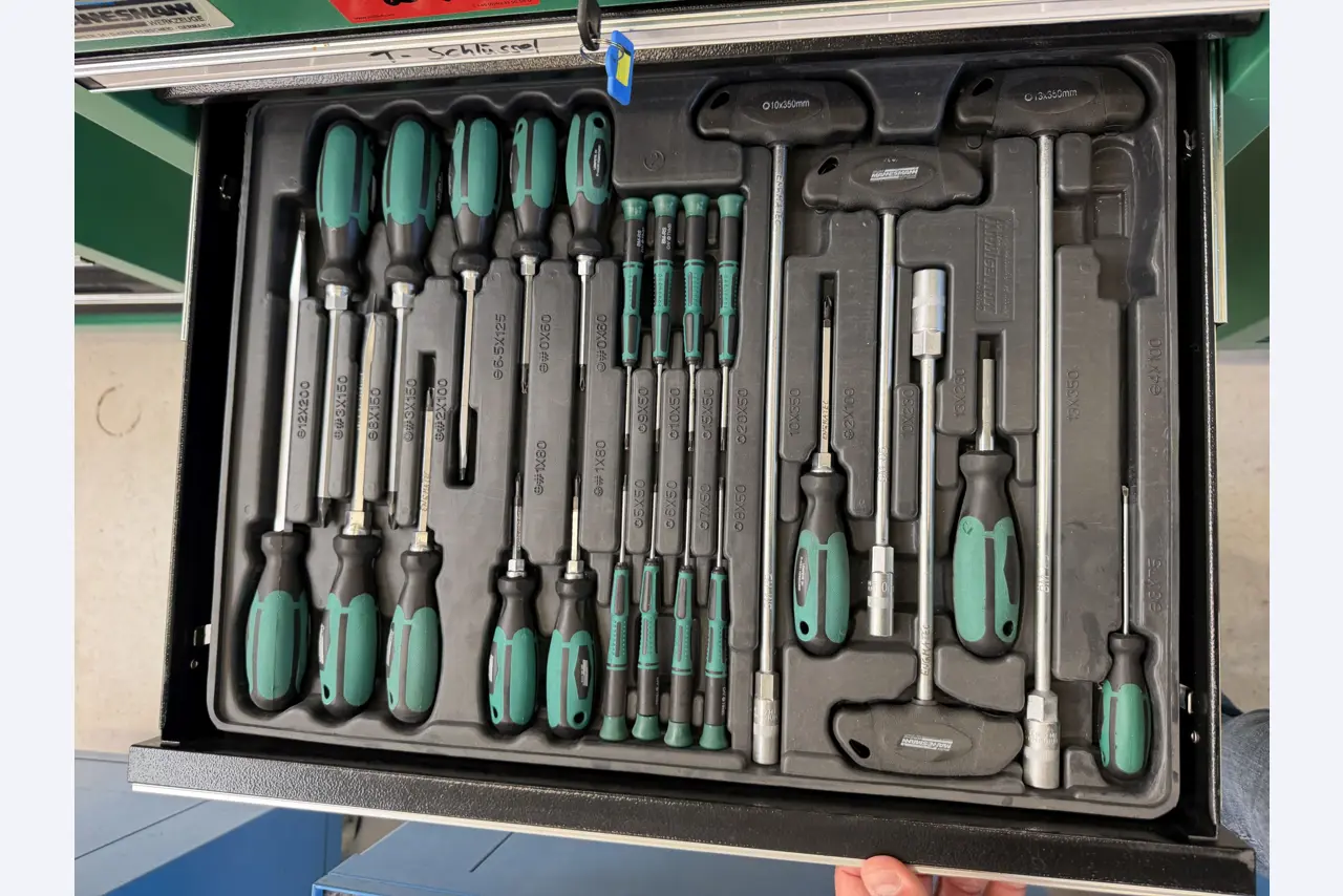 Metallverarbeitende Maschinen- und Anlagen-13