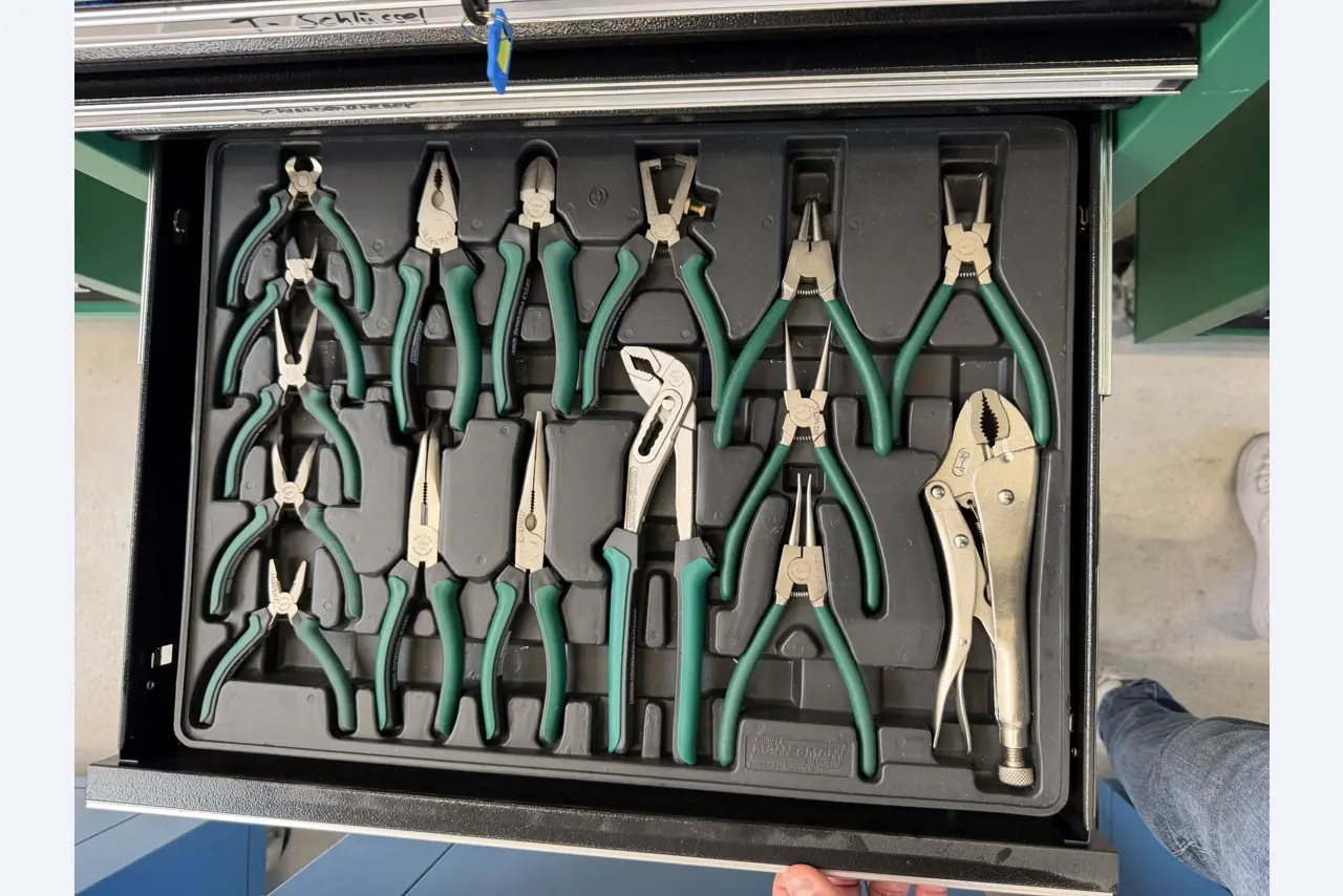 Metallverarbeitende Maschinen- und Anlagen-14
