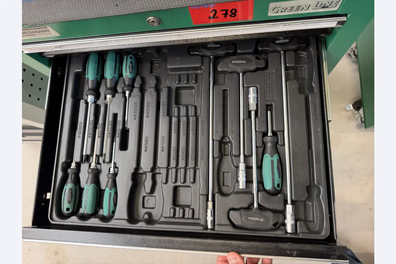 Metallverarbeitende Maschinen- und Anlagen-19