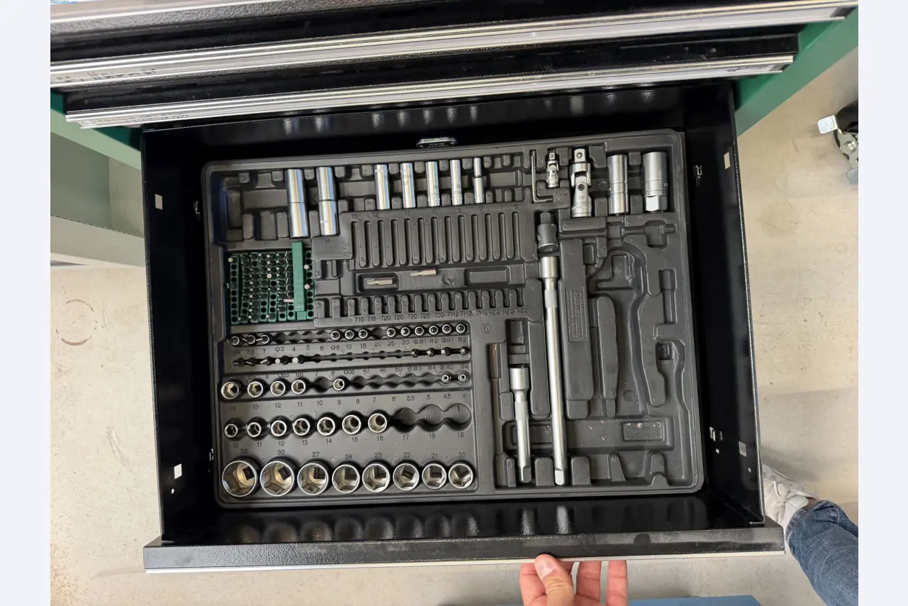 Metallverarbeitende Maschinen- und Anlagen-23