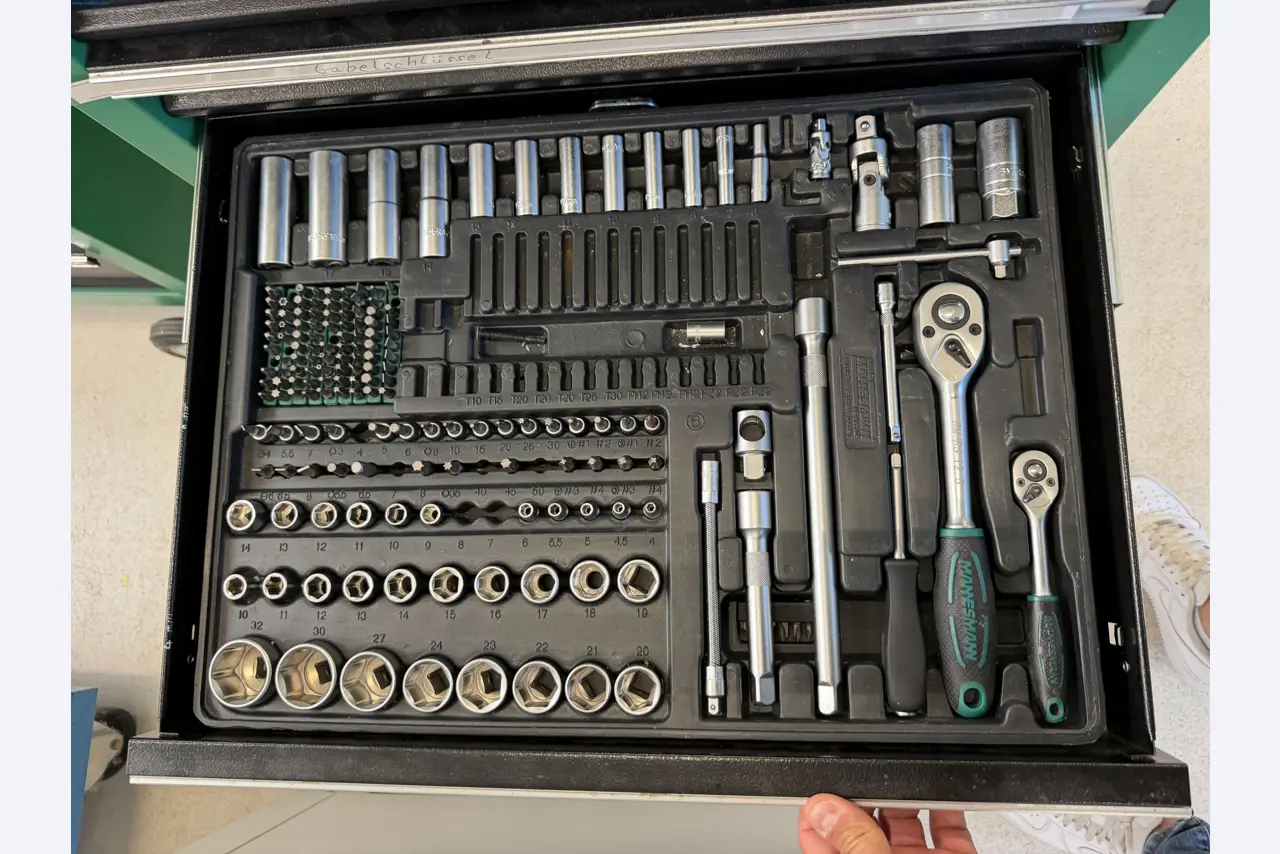 Metallverarbeitende Maschinen- und Anlagen-4