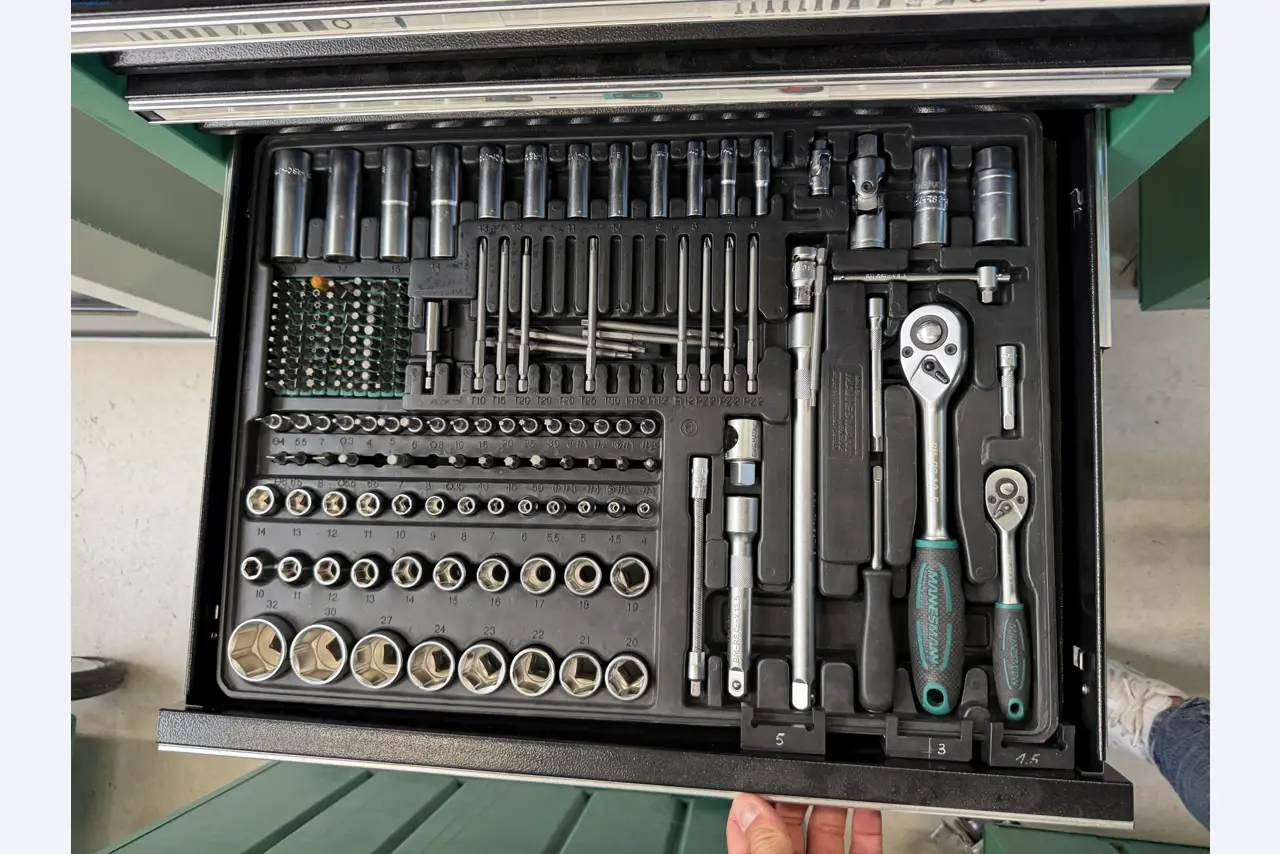 Metallverarbeitende Maschinen- und Anlagen-9