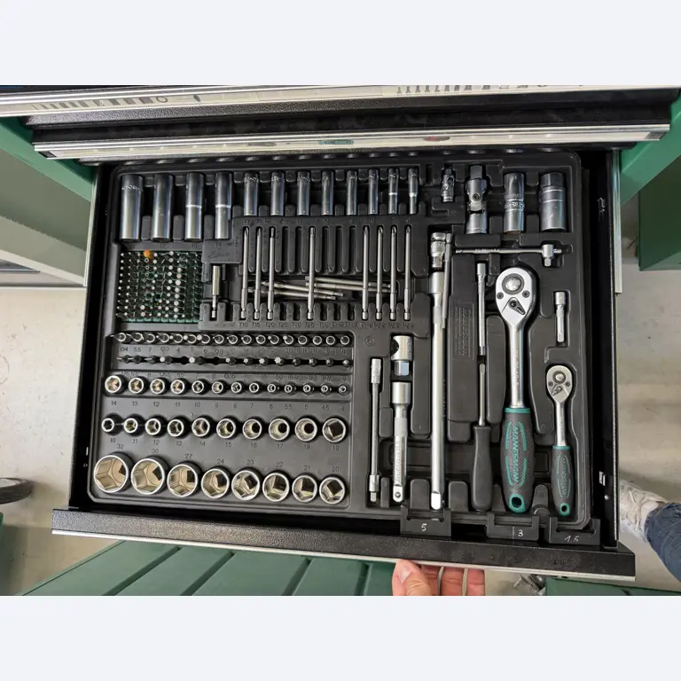 Metallverarbeitende Maschinen- und Anlagen-9