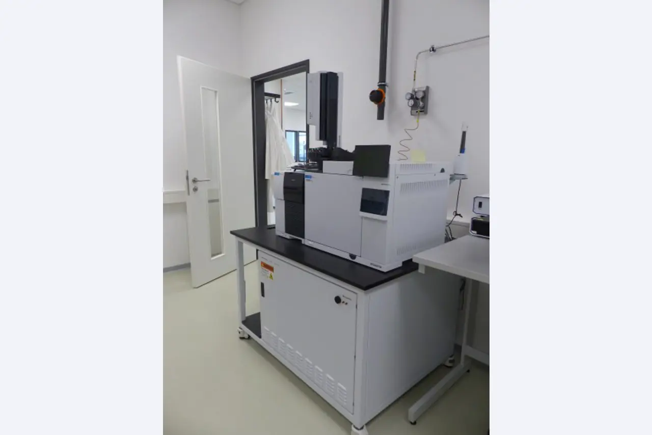 Dispositivos de visualização e análise de superfícies e de separação de substâncias-2