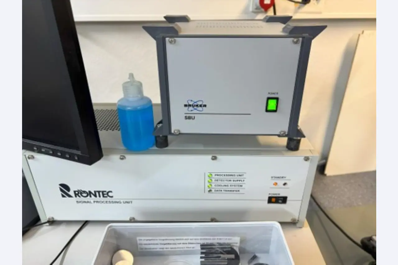 Urządzenia do wizualizacji i analizy powierzchni oraz oddzielania substancji-3