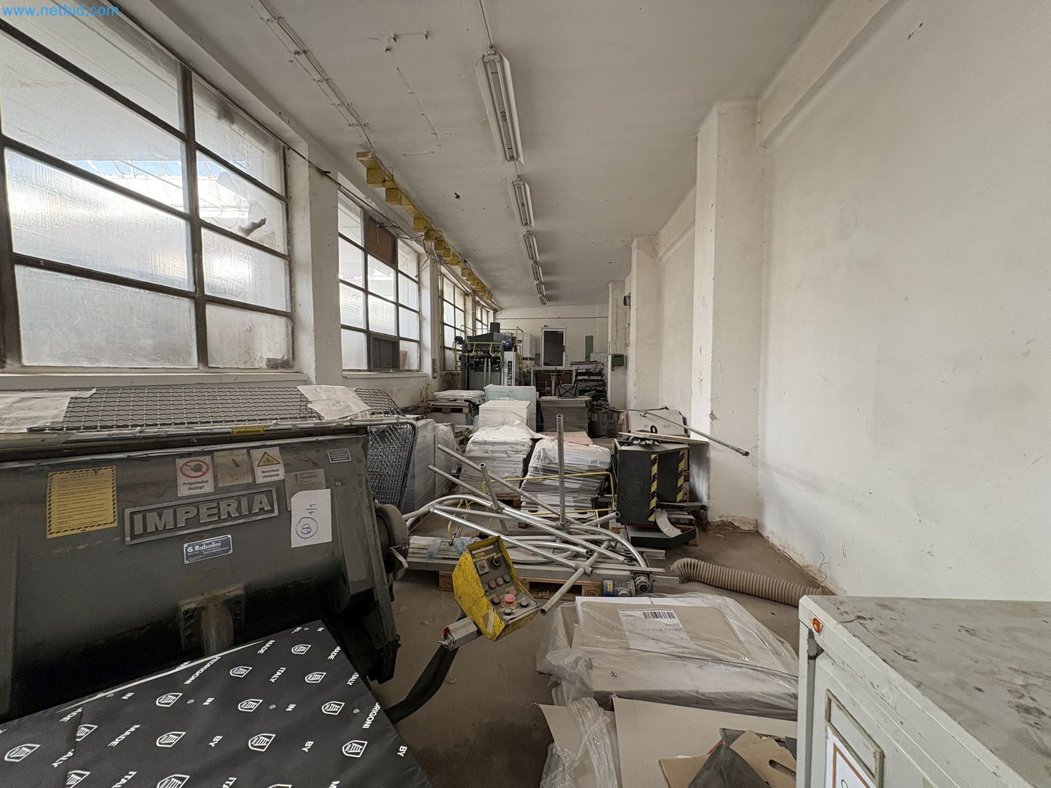 Subasta de insolvencia VALKARTON EMBALAŽNI SERVIS d.o.O - Máquinas, equipos y existencias para la producción de embalajes de cartón de lujo-90