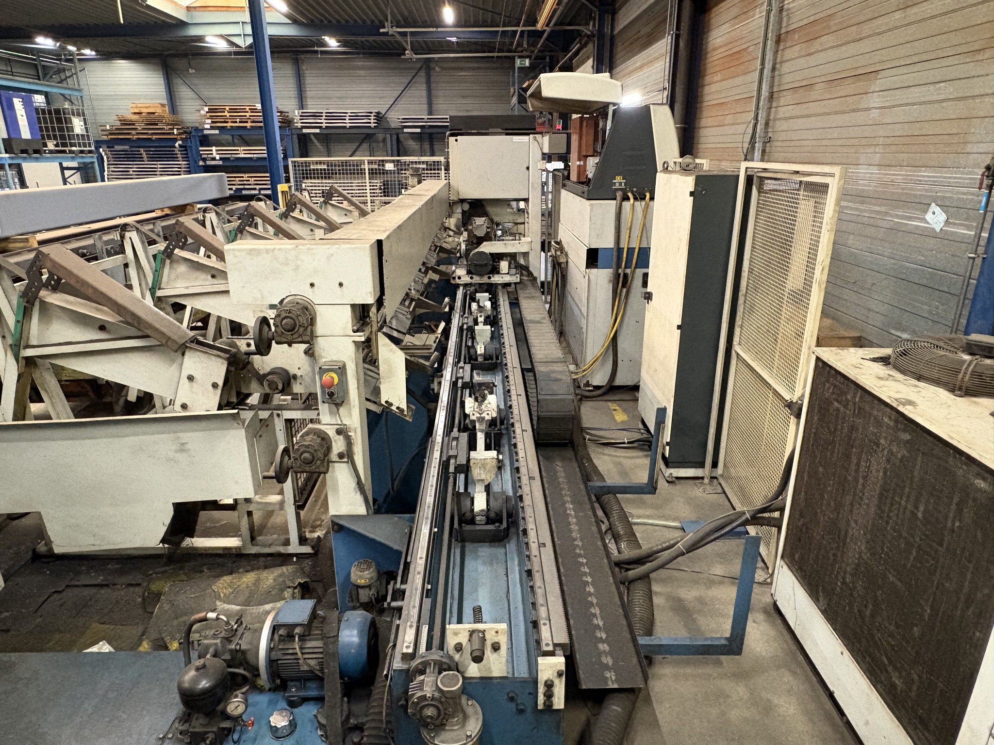 Stroji za lasersko brizganje cevi in brizganje-11