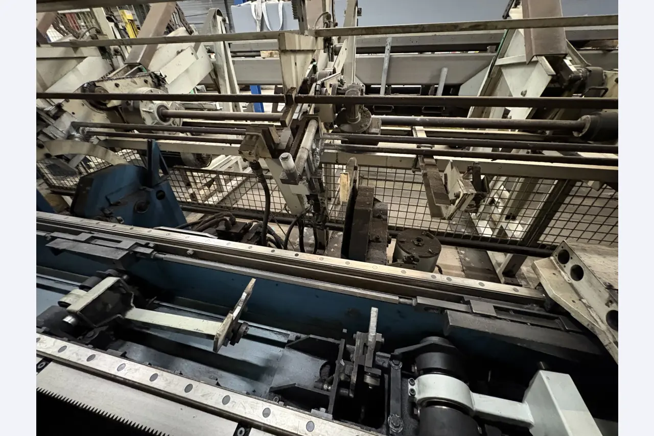 Stroji za lasersko brizganje cevi in brizganje-21