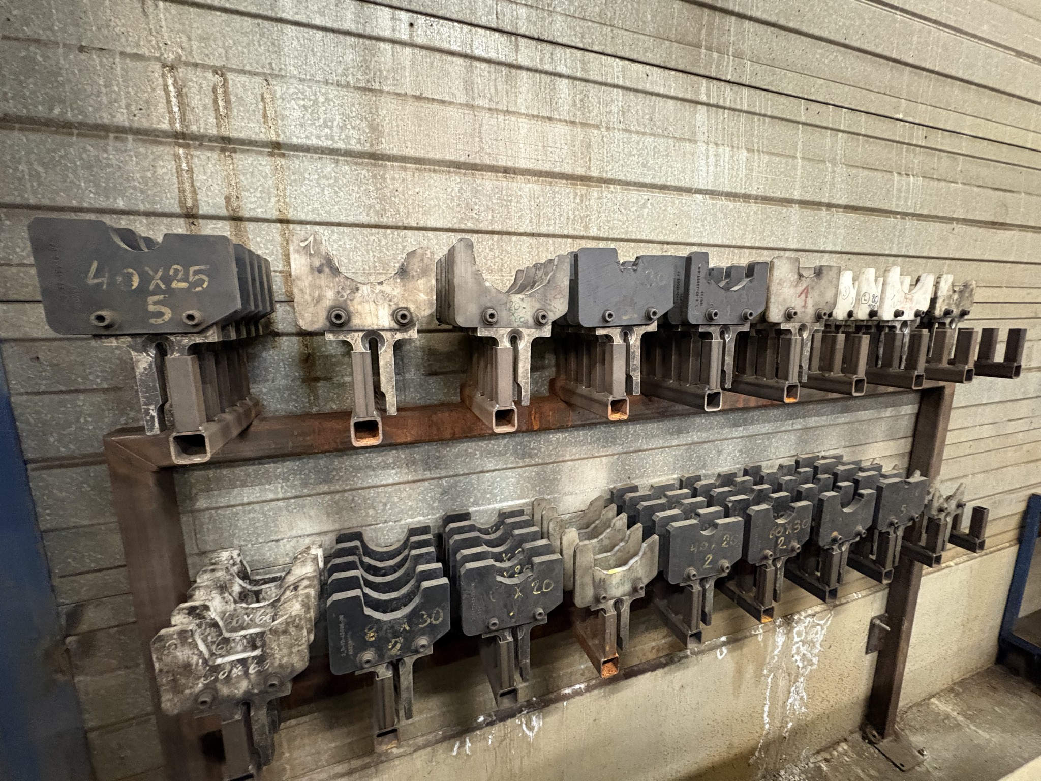 Stroji za lasersko brizganje cevi in brizganje-22