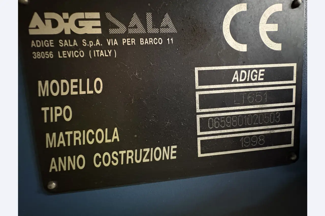 Stroji za lasersko brizganje cevi in brizganje-3