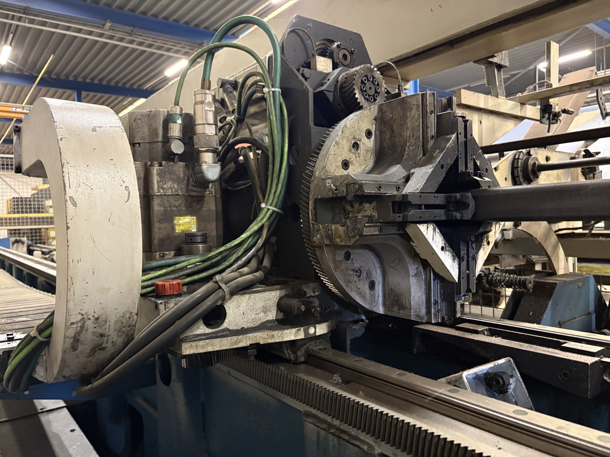 Stroji za lasersko brizganje cevi in brizganje-9