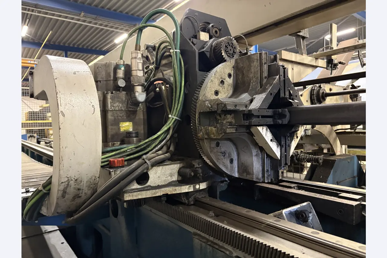 Stroji za lasersko brizganje cevi in brizganje-9