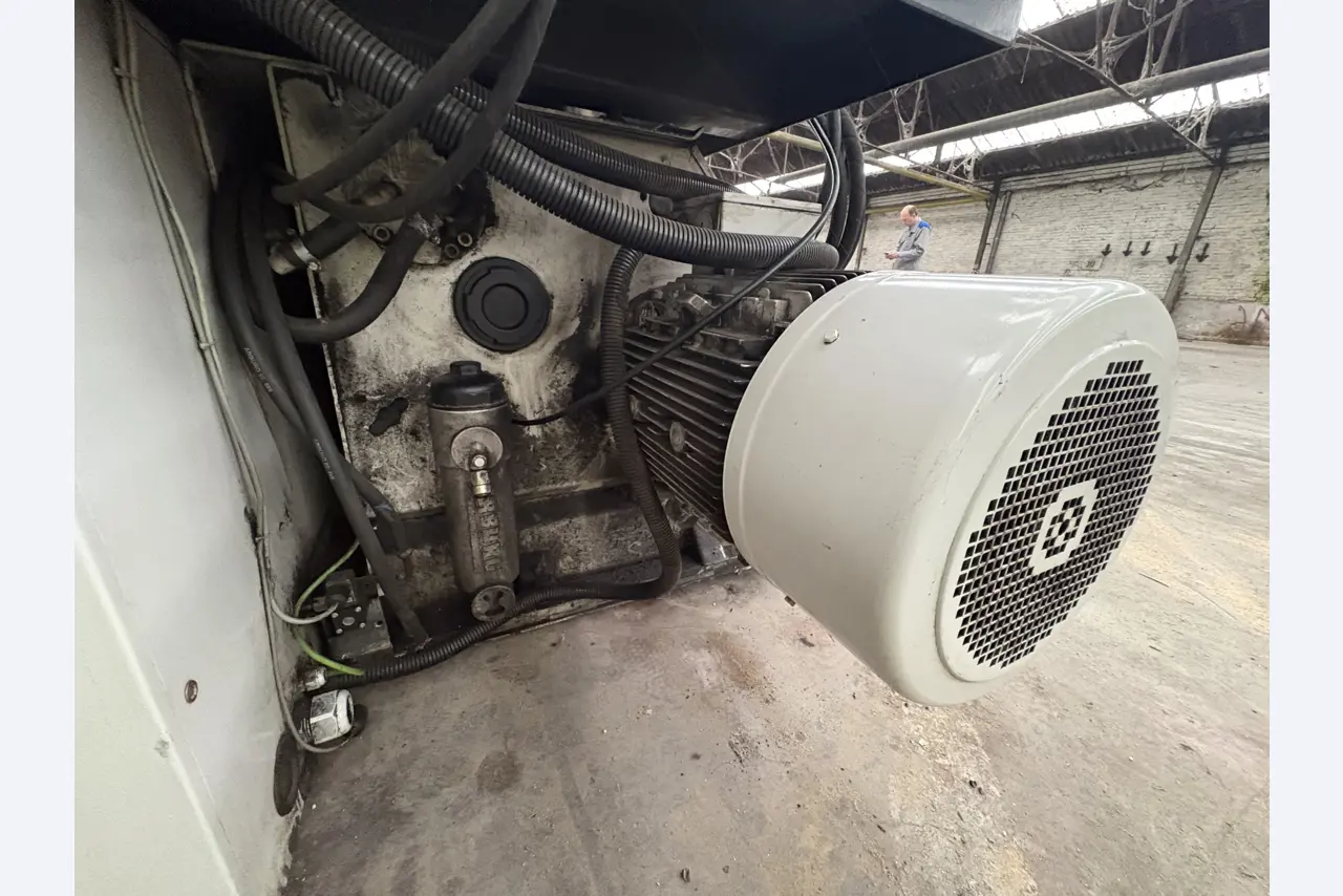 Maszyny do formowania laserowego i wtryskowego rur-10