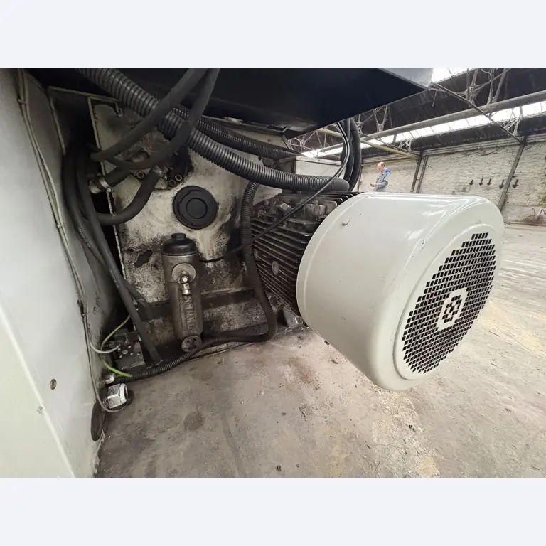 Maszyny do formowania laserowego i wtryskowego rur-10