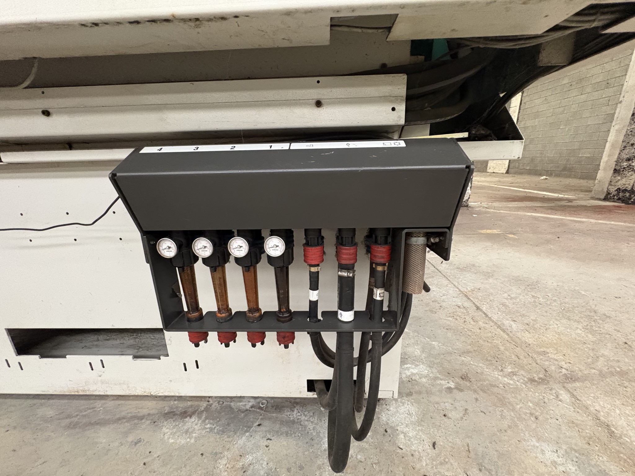 Maszyny do formowania laserowego i wtryskowego rur-11