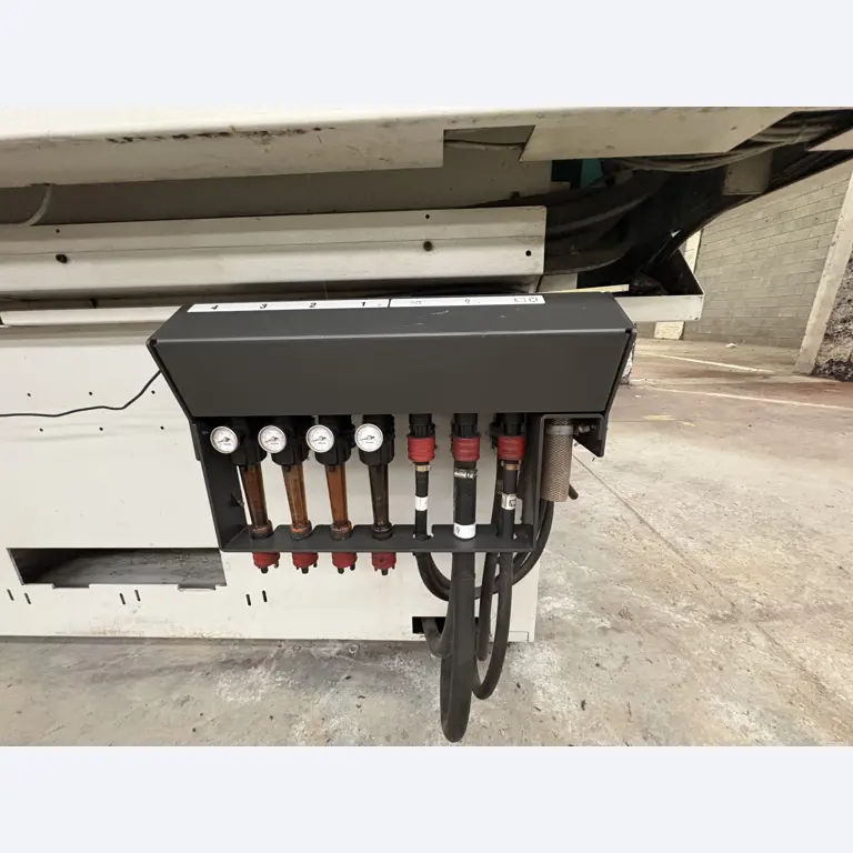 Maszyny do formowania laserowego i wtryskowego rur-11