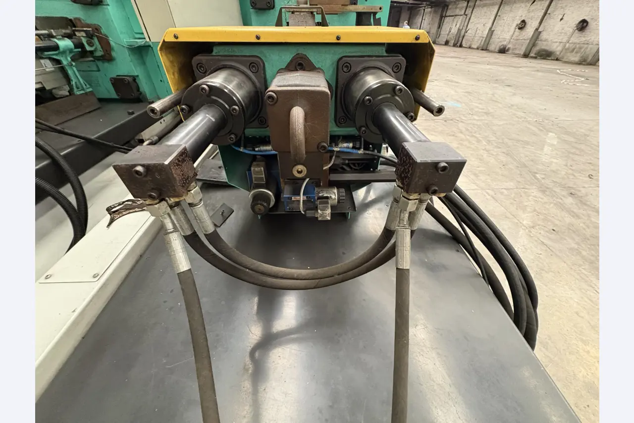 Maszyny do formowania laserowego i wtryskowego rur-14