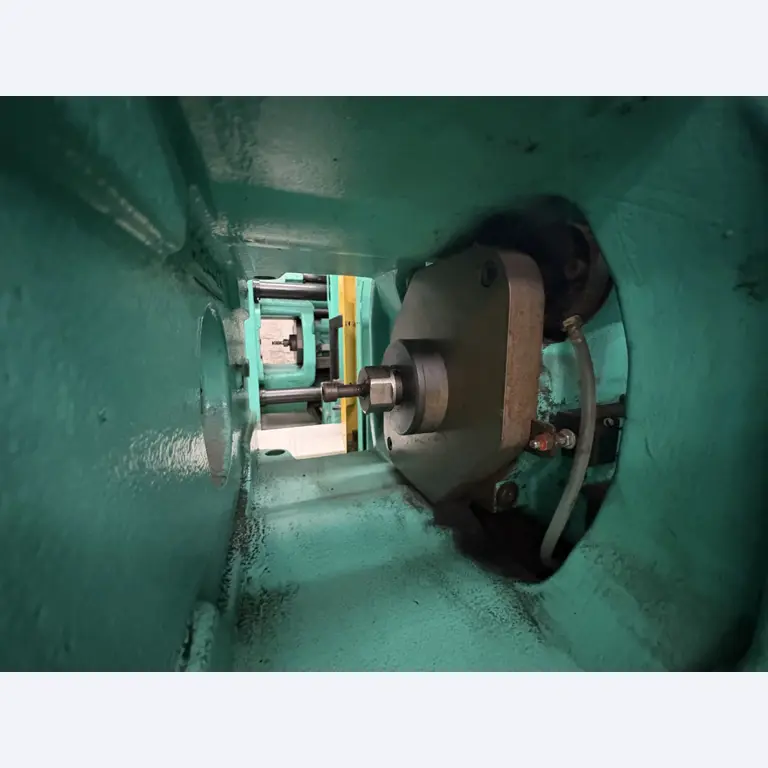 Maszyny do formowania laserowego i wtryskowego rur-3