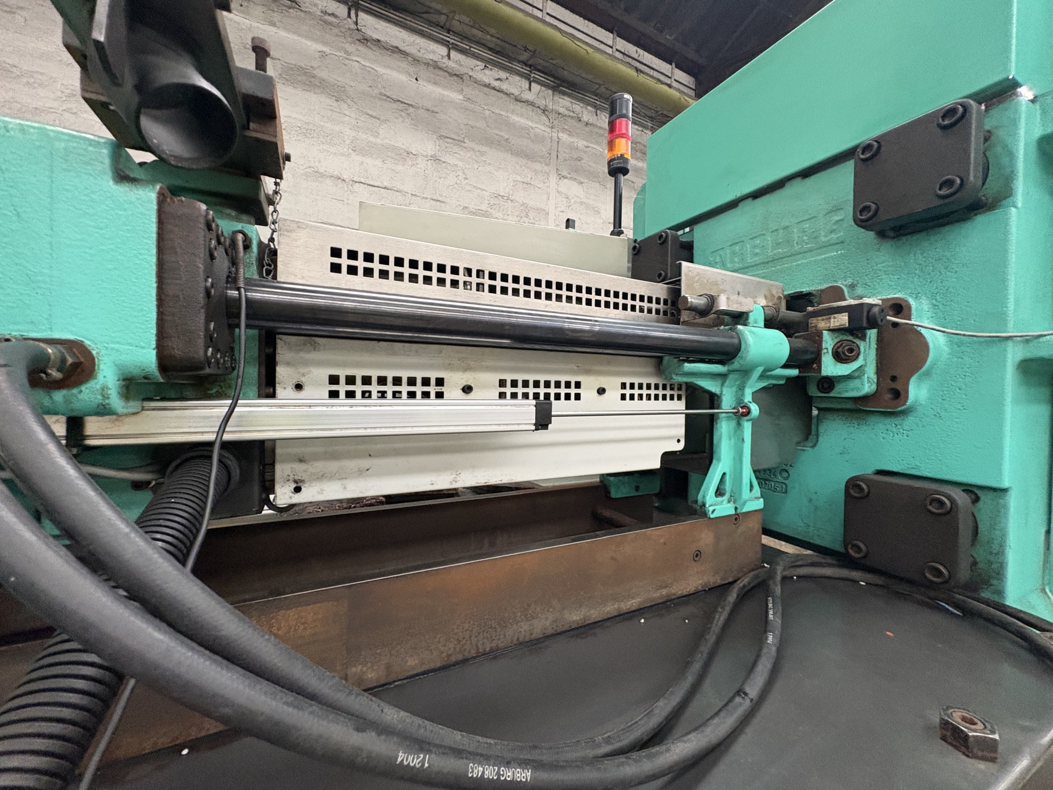 Maszyny do formowania laserowego i wtryskowego rur-11