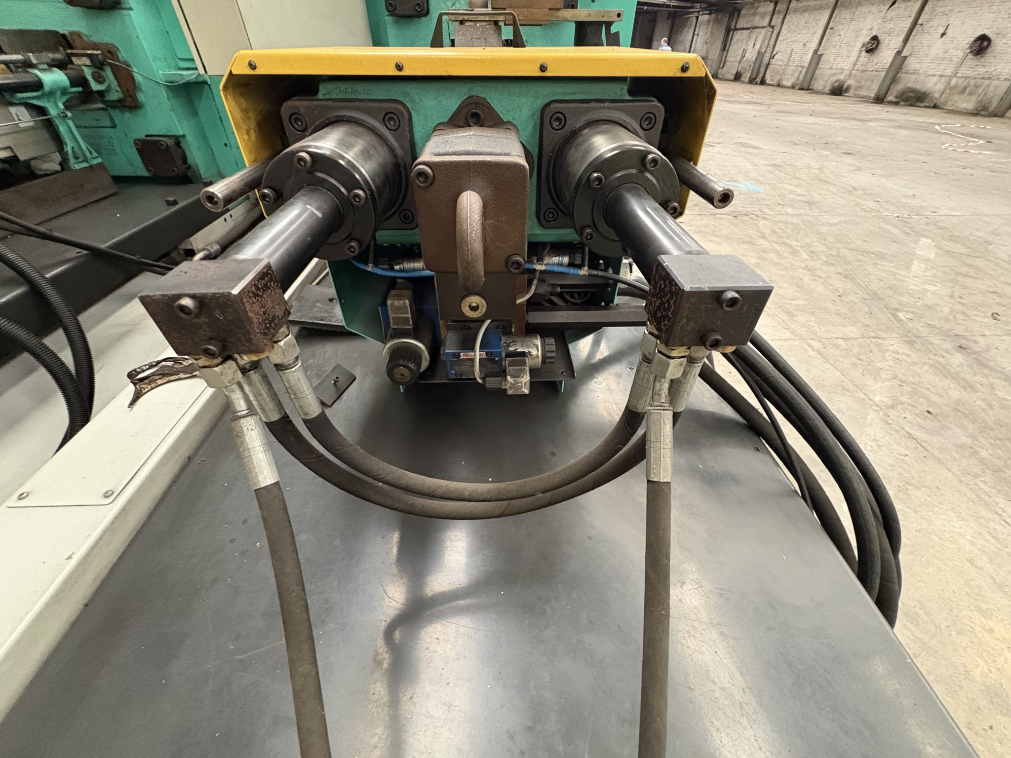 Maszyny do formowania laserowego i wtryskowego rur-12