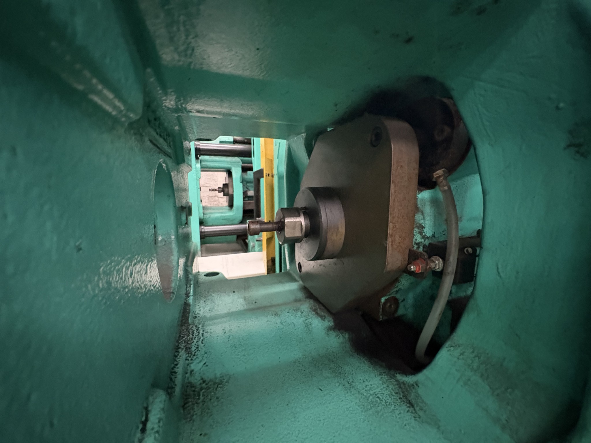 Maszyny do formowania laserowego i wtryskowego rur-3