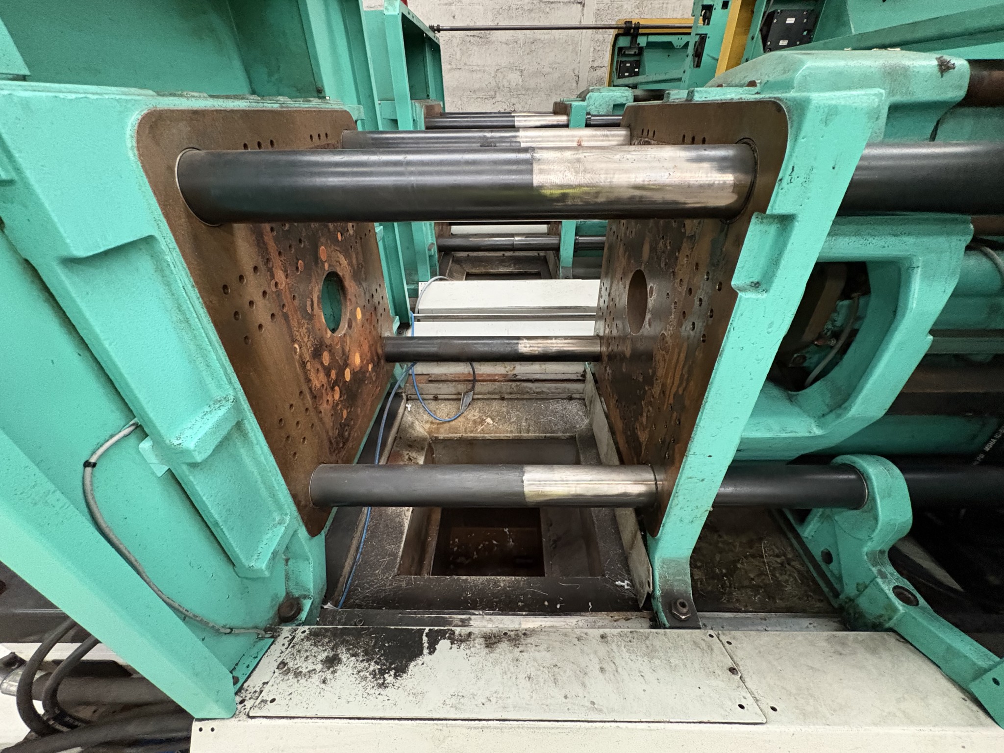 Maszyny do formowania laserowego i wtryskowego rur-4