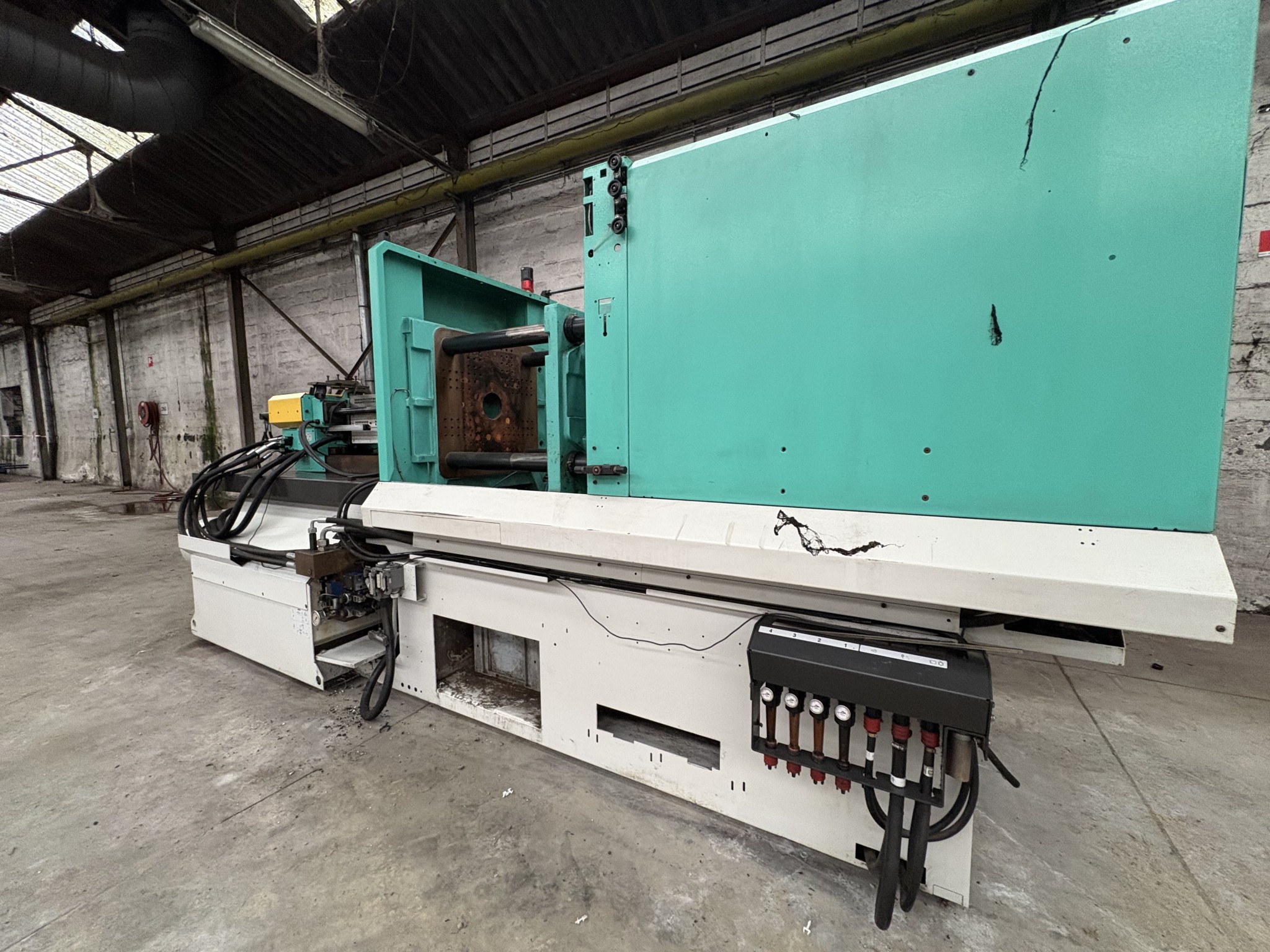 Maszyny do formowania laserowego i wtryskowego rur-7