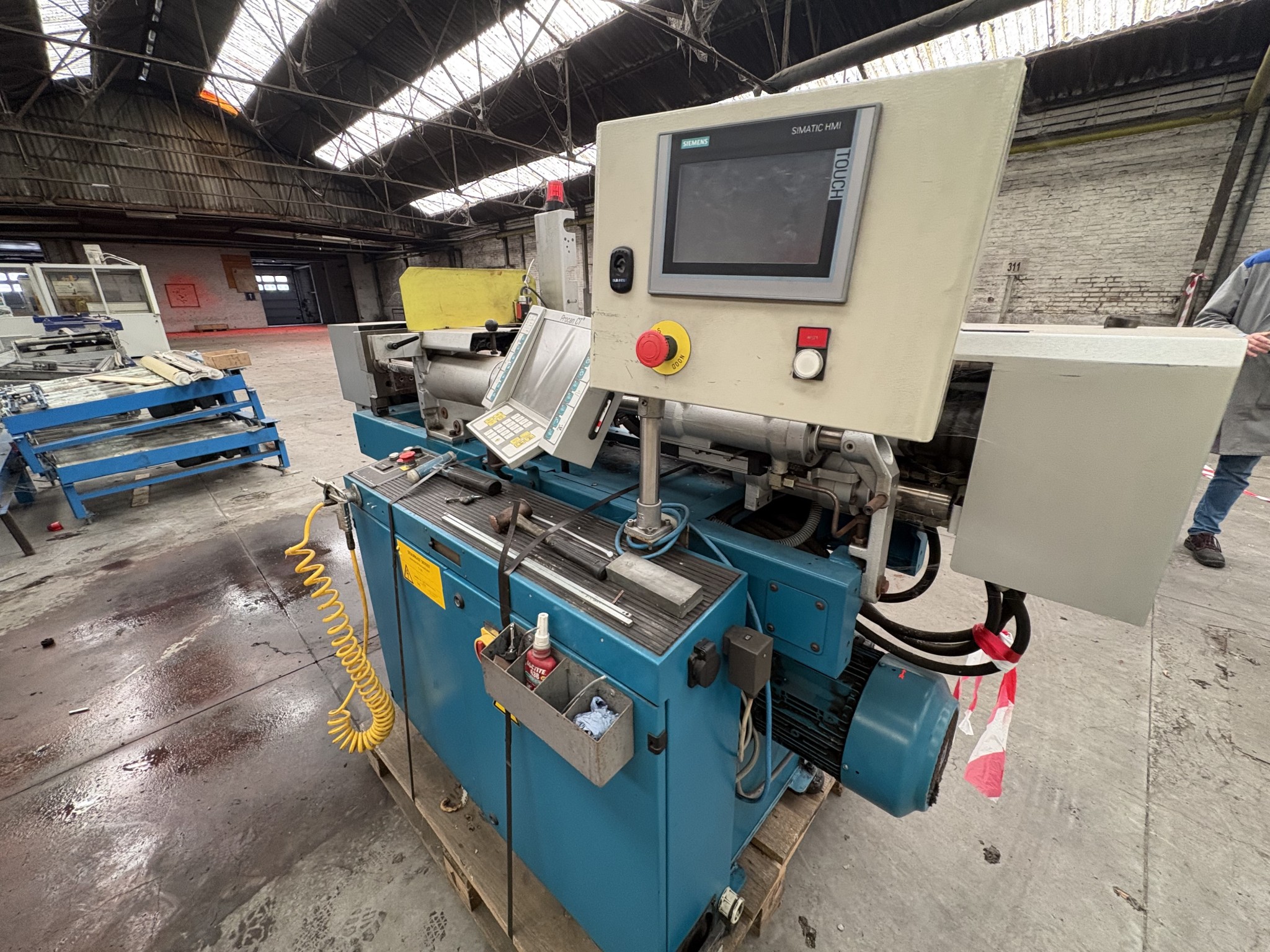 Stroji za lasersko brizganje cevi in brizganje-1