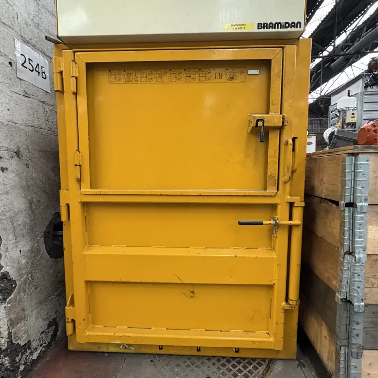 2 Set of 2 hydraulic vertical balers BRAMIDAN B16 - 4K