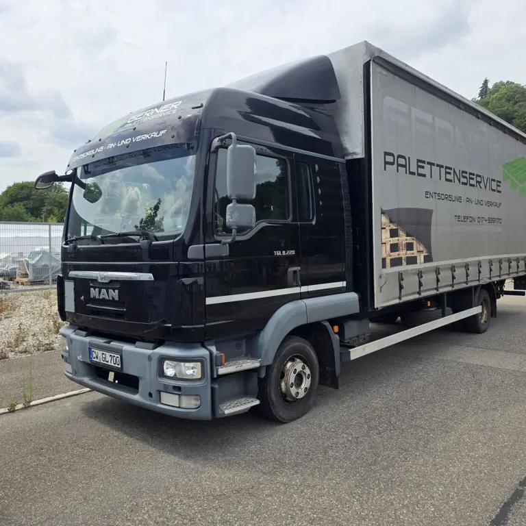 Truck MAN TGL8.220