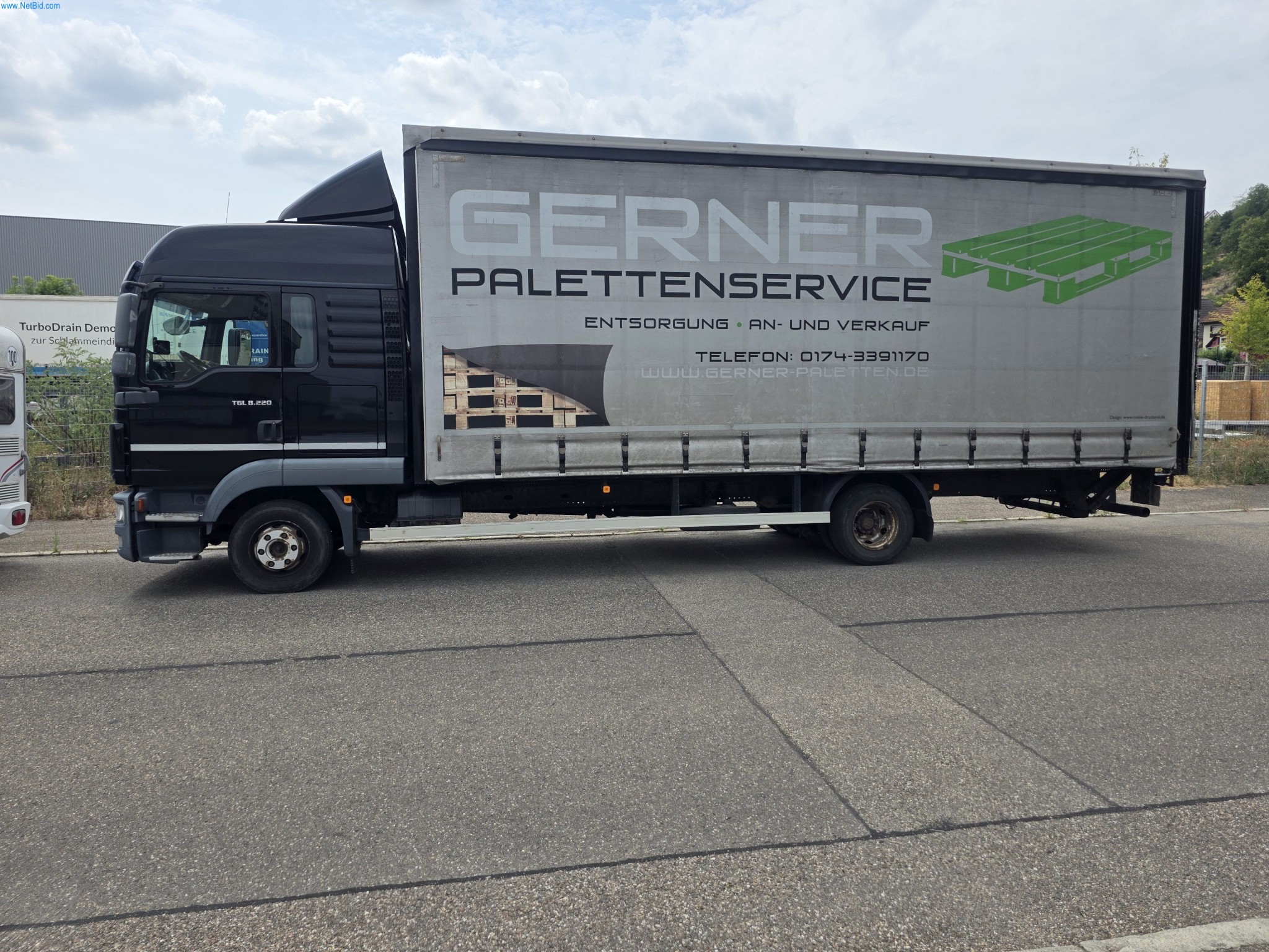 Trucks, Mobile Crushers, Loading Excavators, Mini Excavators-5