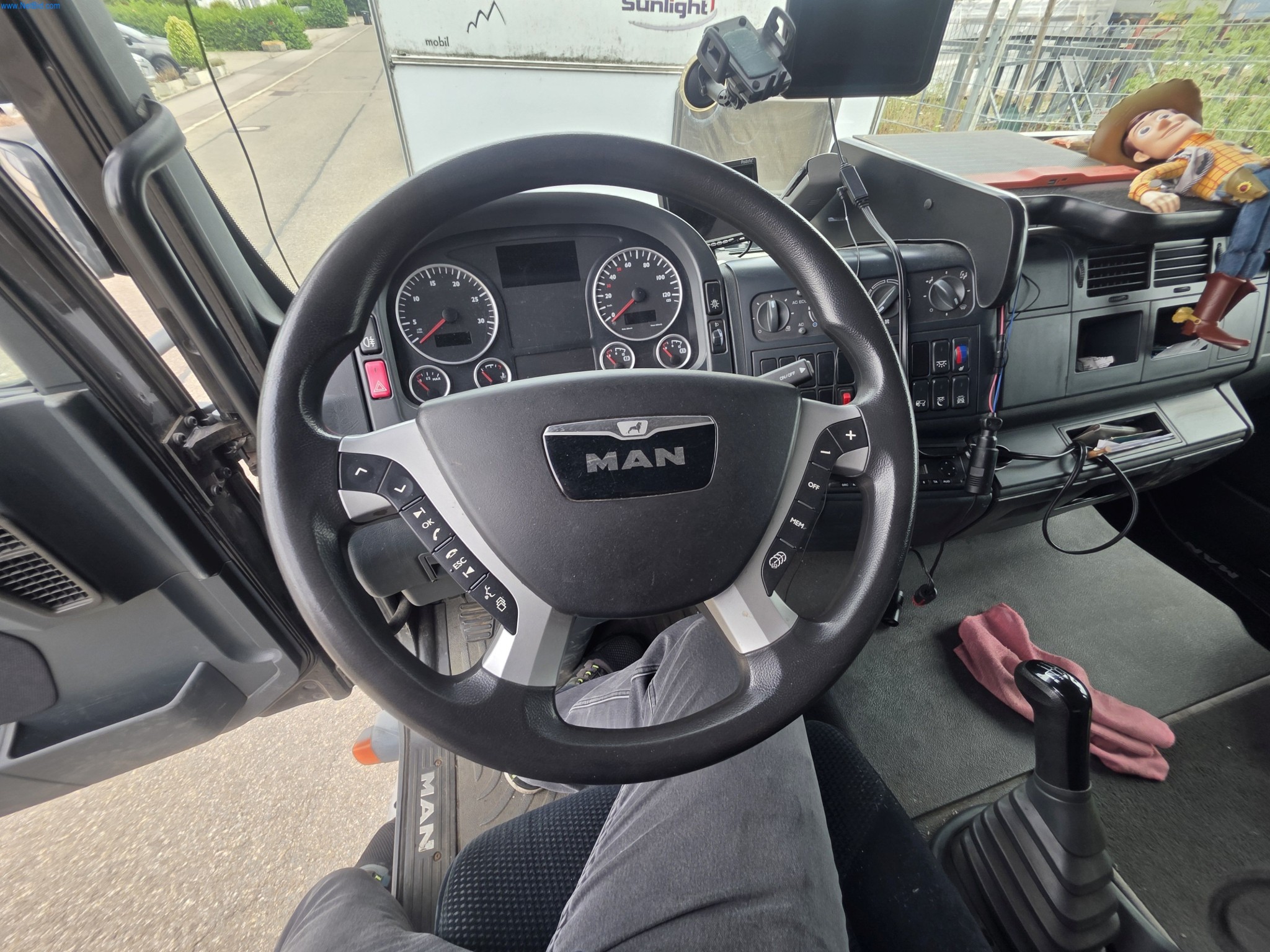 Trucks, Mobile Crushers, Loading Excavators, Mini Excavators-8