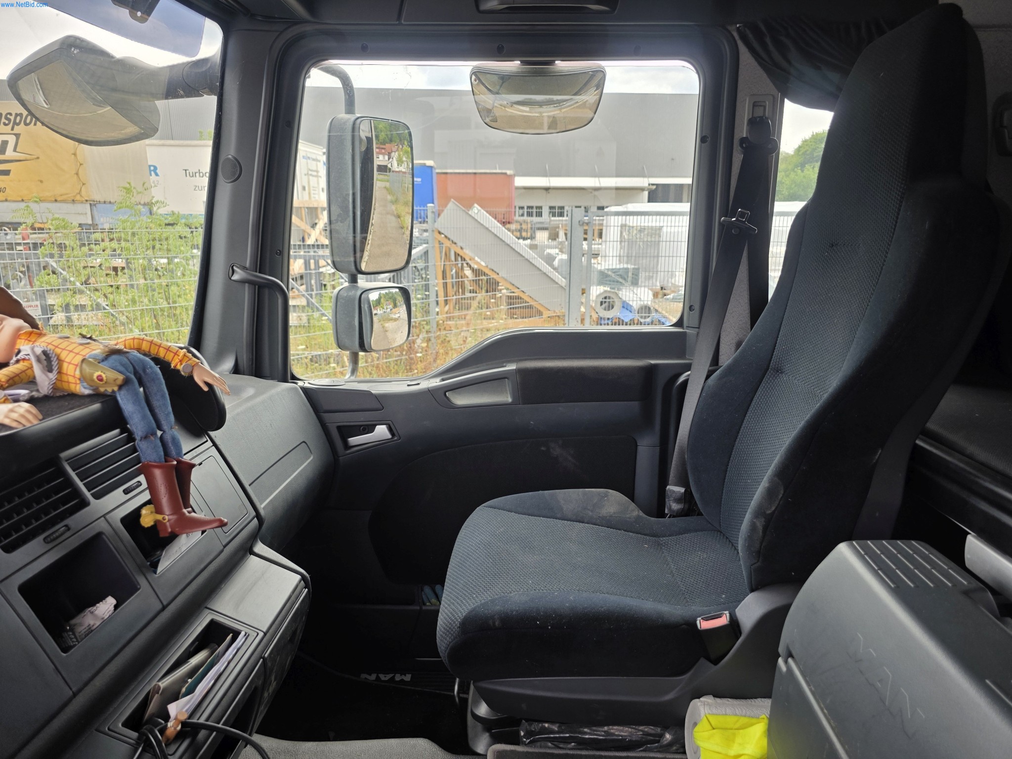 Trucks, Mobile Crushers, Loading Excavators, Mini Excavators-9