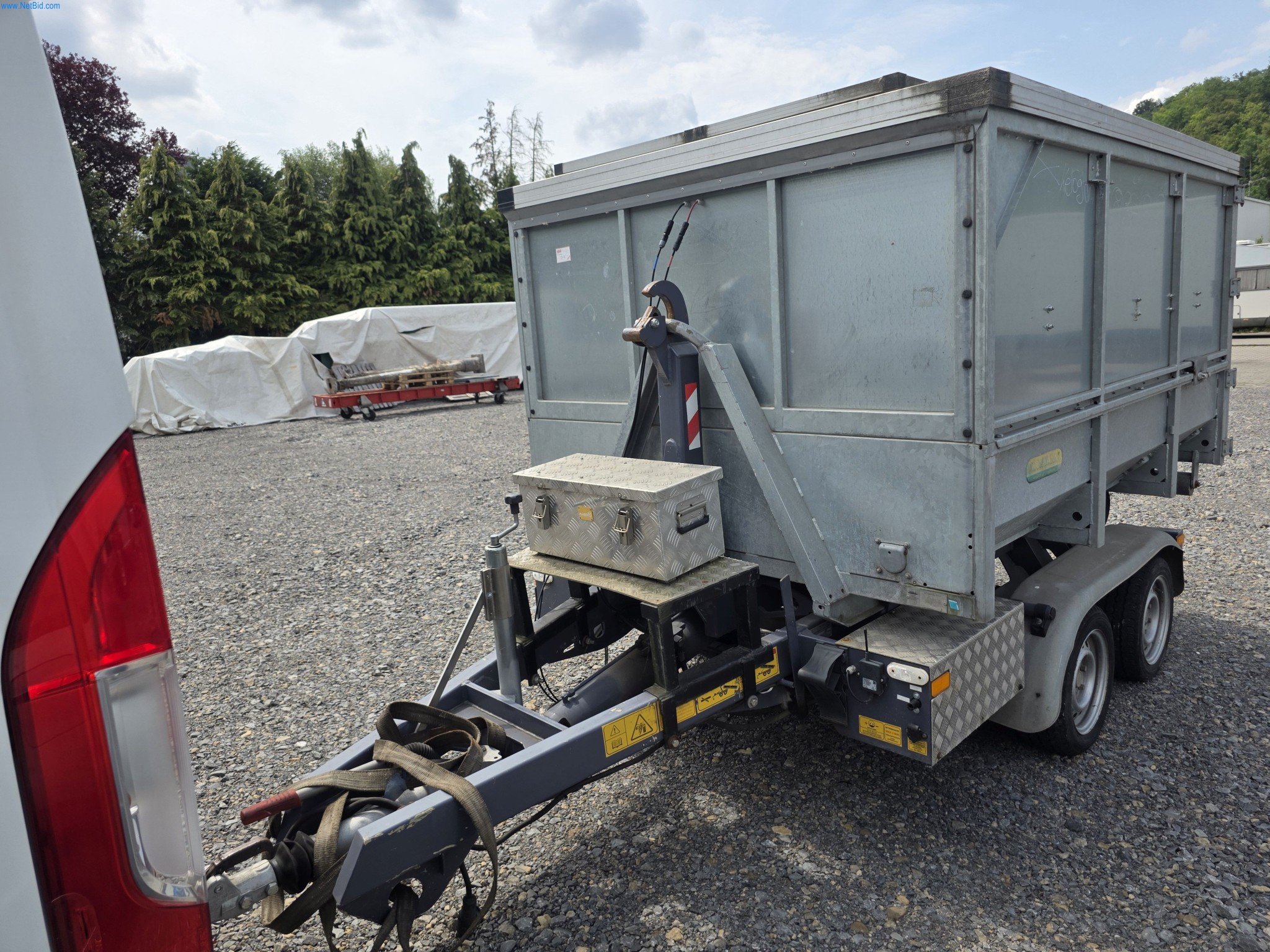 Trucks, Mobile Crushers, Loading Excavators, Mini Excavators-1