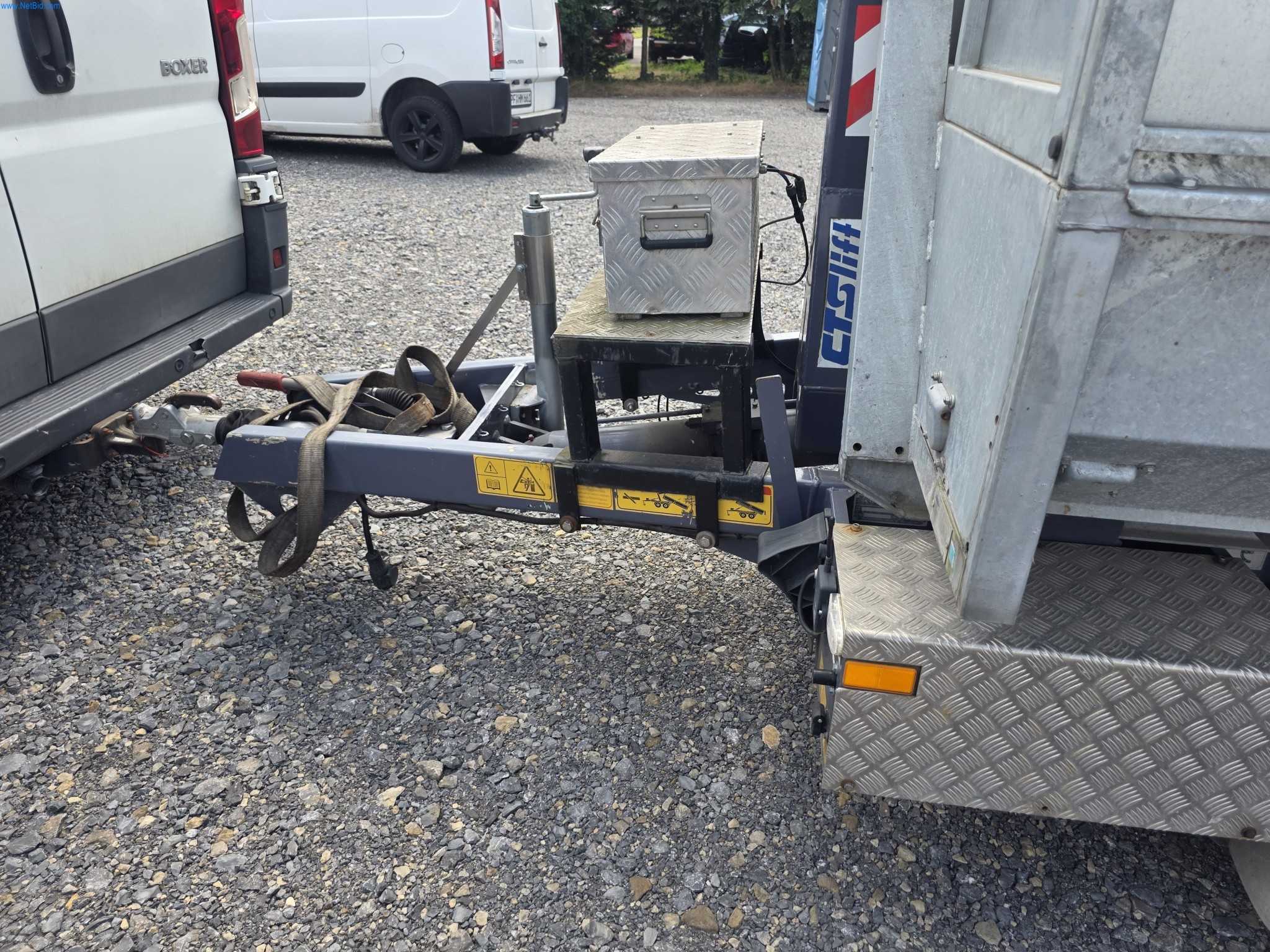 Trucks, Mobile Crushers, Loading Excavators, Mini Excavators-4